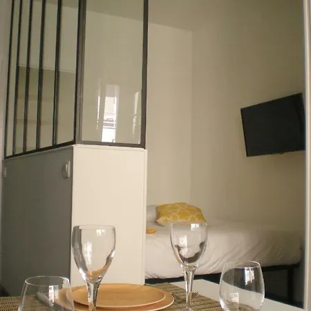 Nicelidays - Le Berlioz - - 7min From Beaches فندق