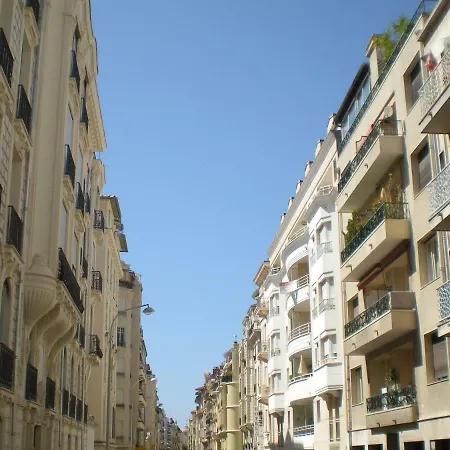 Szálloda Nicelidays - Le Berlioz - - 7min From Beaches